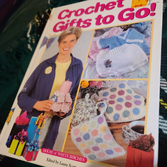 Crochet Gifts to Go Laura Scott Craft Book - Picture 5 of 6